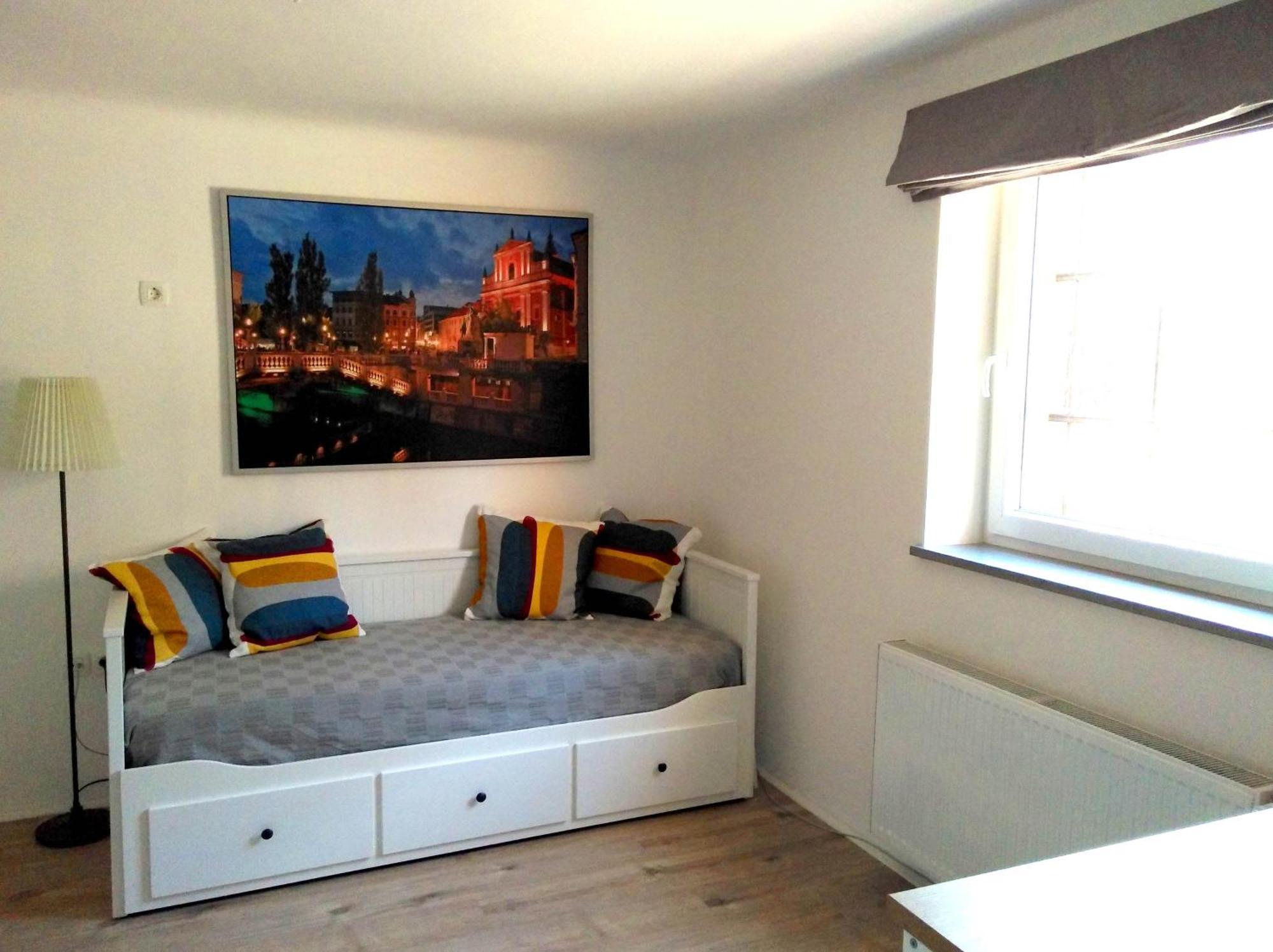 Apartment Tomc Любляна Екстериор снимка